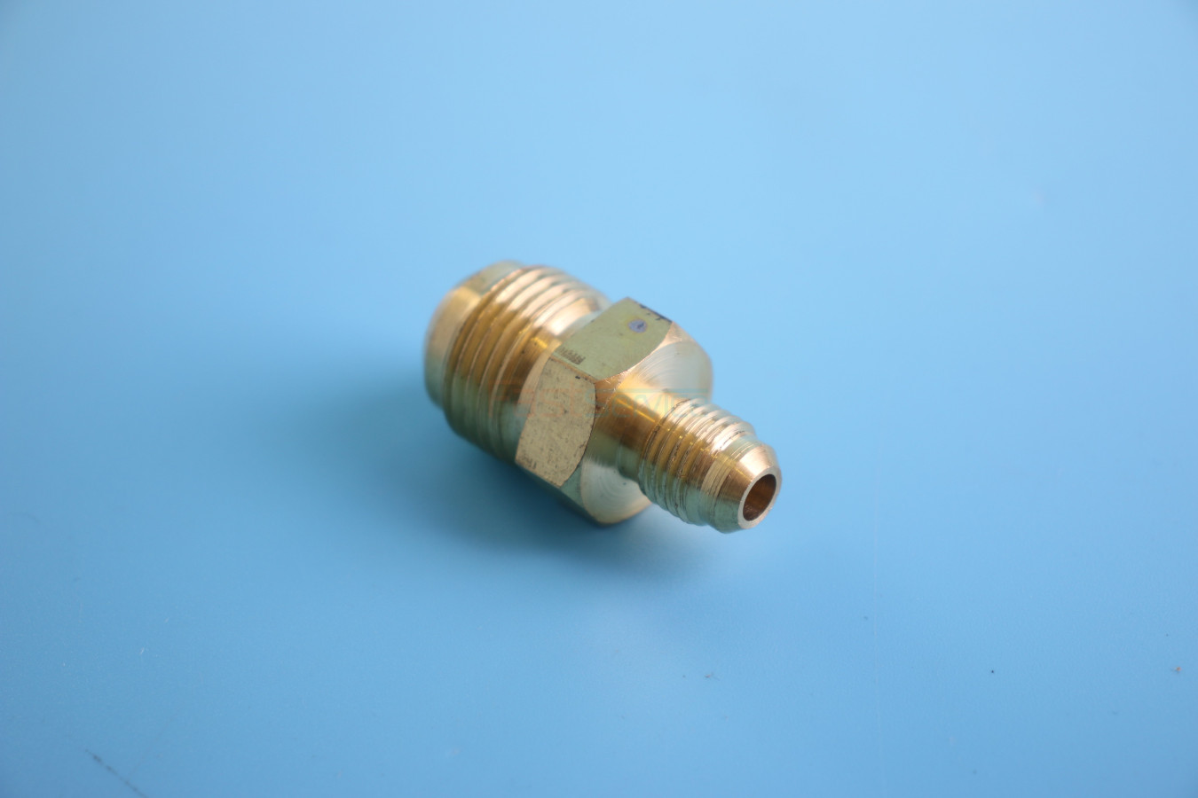 Соединитель 1/4" - 1/2" 1