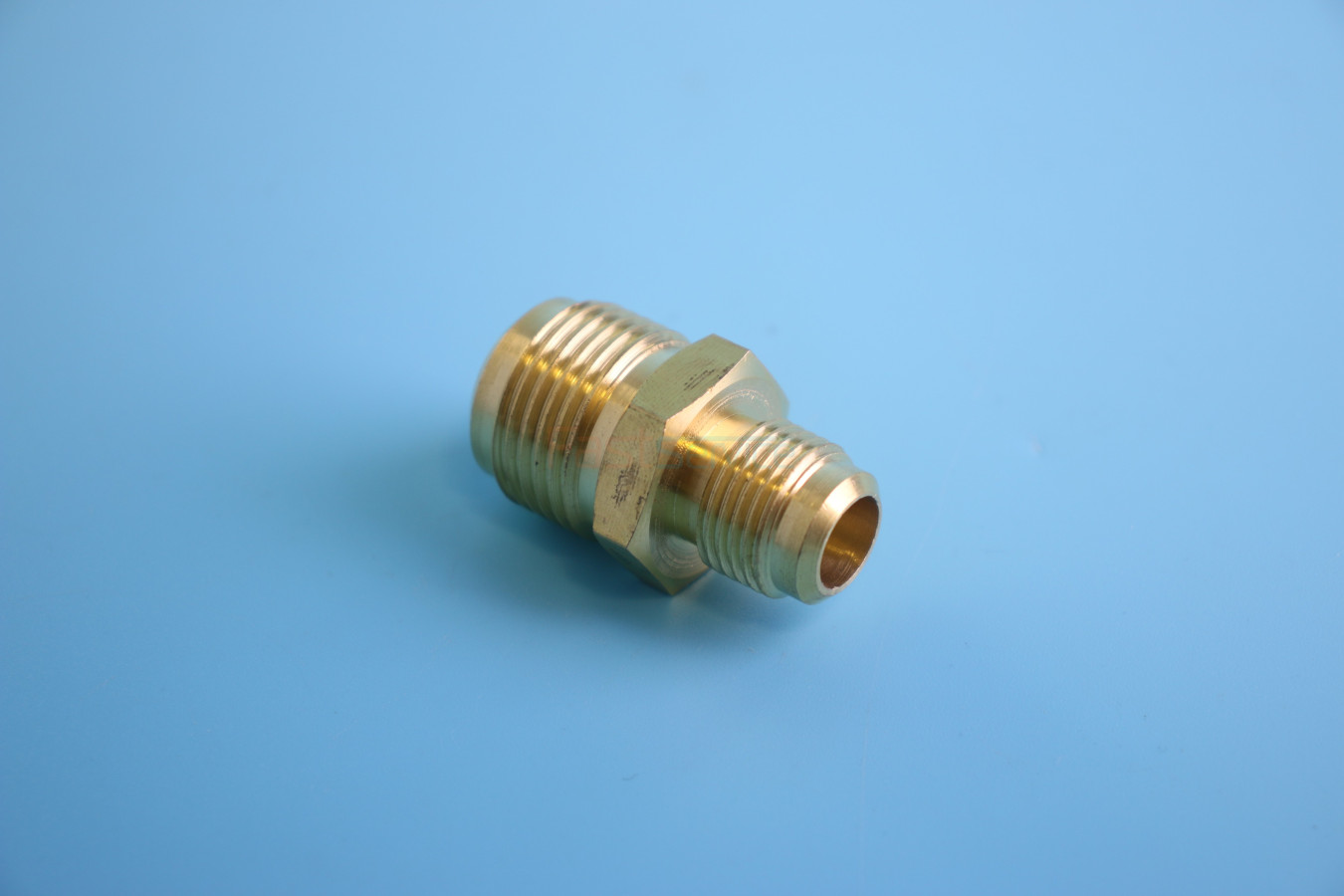 Соединитель 3/8" - 5/8"
