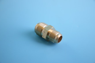 Соединитель 3/8" - 1/2"