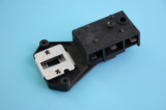DC61-20205B Замок люка SAMSUNG Bitron 626